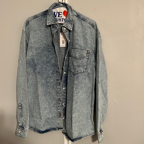 HP!! 🎉NWT WeWoreWhat denim boyfriend shirt - Picture 6 of 6